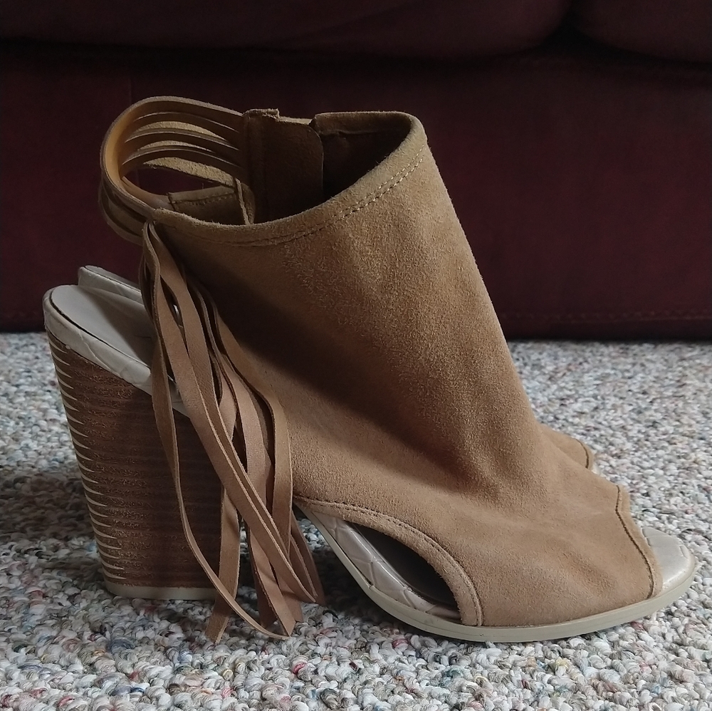 Aldo tan suede heels sz 8,5